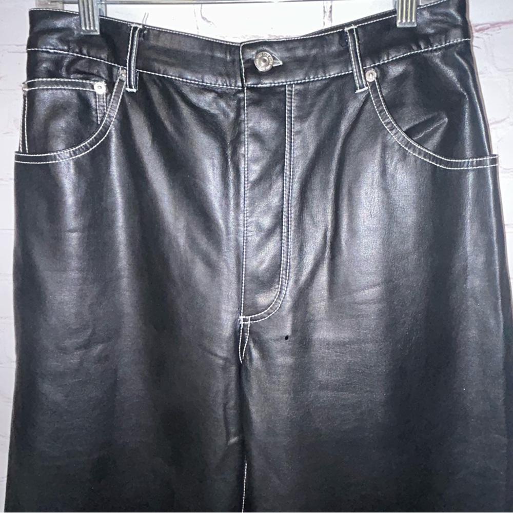 We The Free The It Factor Vegan Leather
Pant size 10 - Picture 4 of 9